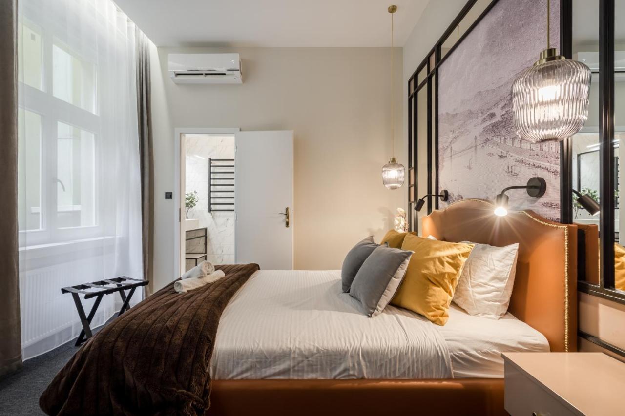 Astoria Boutique Suites- Best Location By Bqa Budapest Bagian luar foto