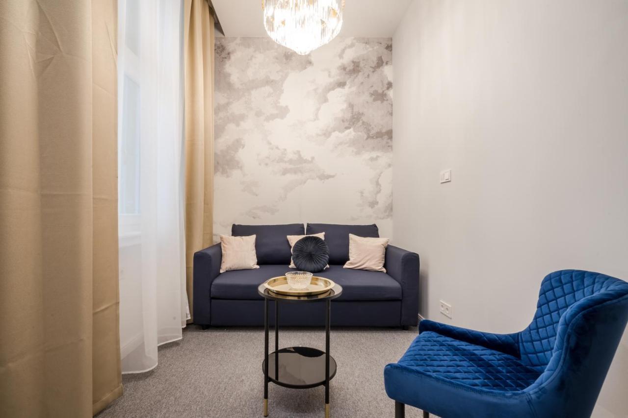 Astoria Boutique Suites- Best Location By Bqa Budapest Bagian luar foto