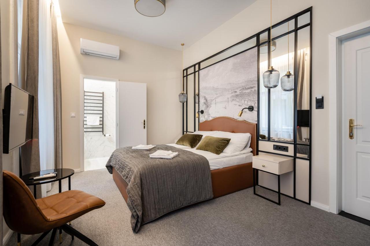 Astoria Boutique Suites- Best Location By Bqa Budapest Bagian luar foto