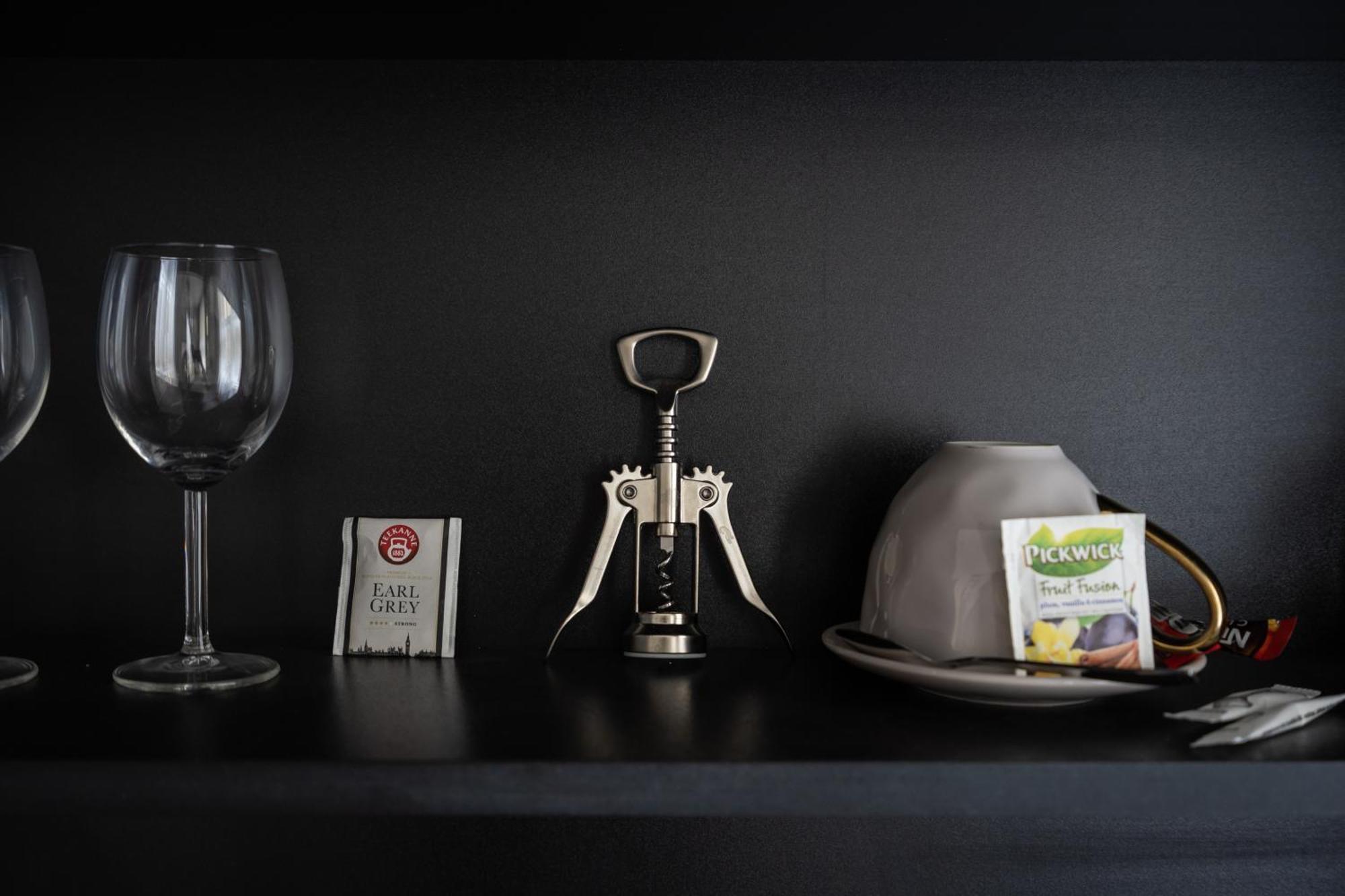 Astoria Boutique Suites- Best Location By Bqa Budapest Bagian luar foto