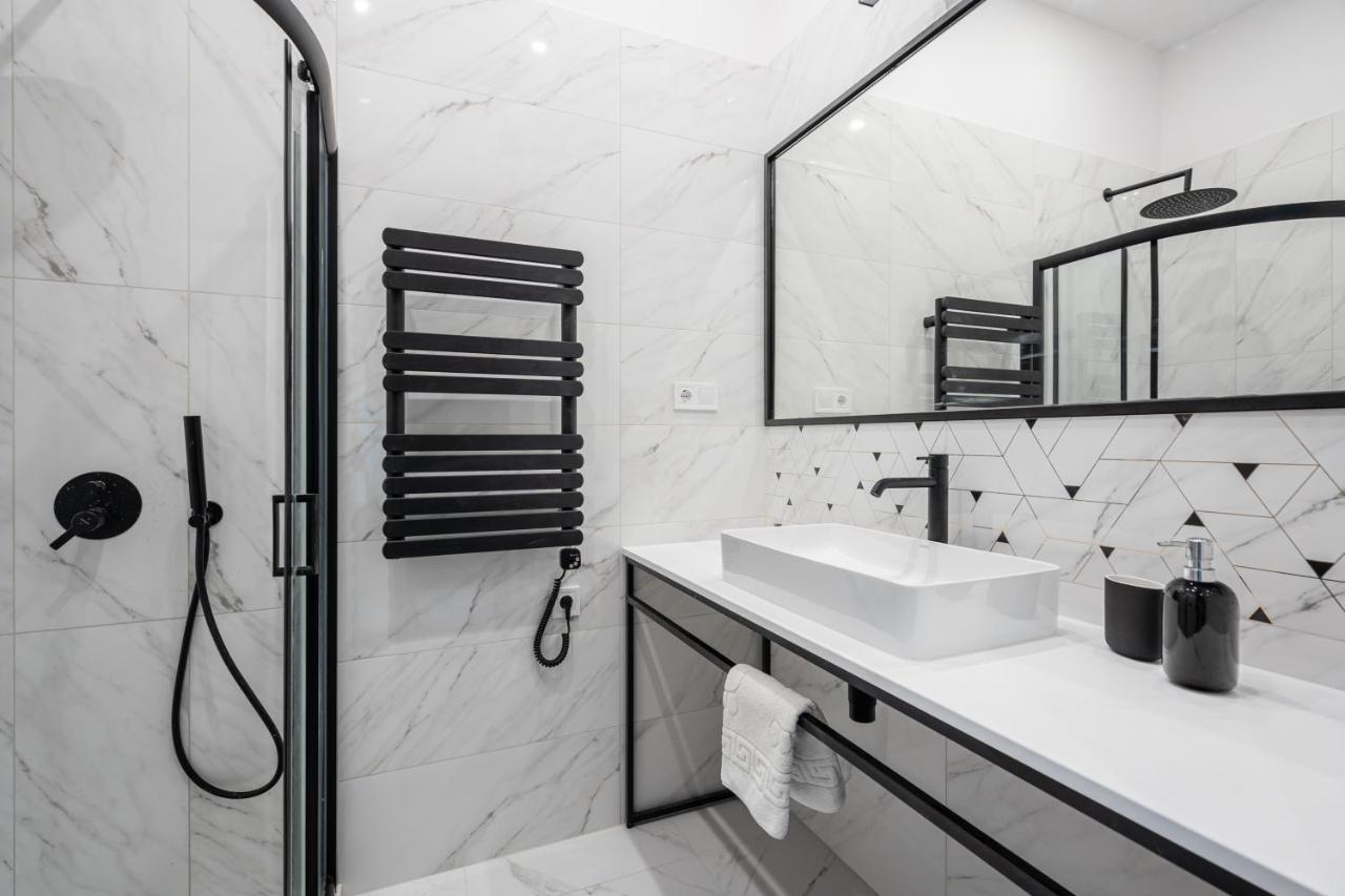 Astoria Boutique Suites- Best Location By Bqa Budapest Bagian luar foto