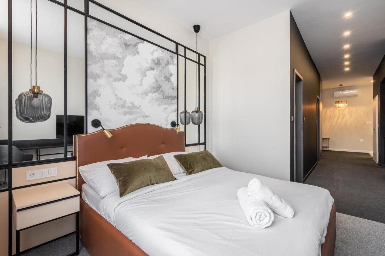 Astoria Boutique Suites- Best Location By Bqa Budapest Bagian luar foto
